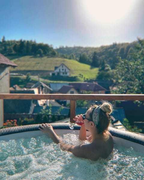Day, People, Natural landscape, Hot Tub, View (from property/room), Mountain view, group of guests, sunbed