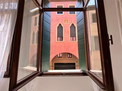 Facade/entrance, Day