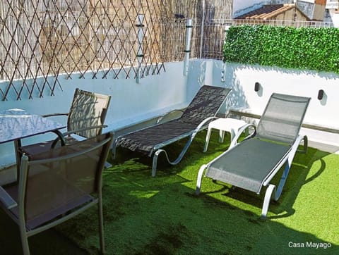 Day, Solarium, Balcony/Terrace, Decorative detail, furniture, sunbed