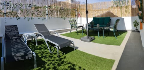 Day, Summer, Solarium, Balcony/Terrace, Living room, Decorative detail, Sunset, sunbed