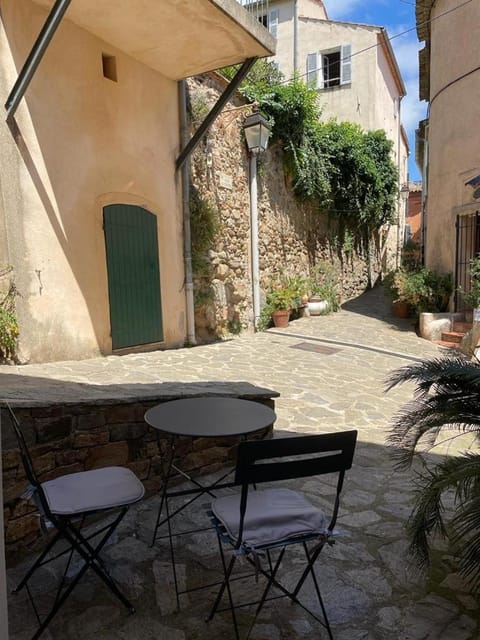 Maison de village 3 chambres avec petite terrasse House in Gassin