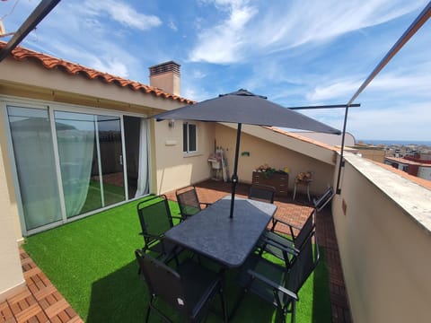 Balcony/Terrace, sunbed