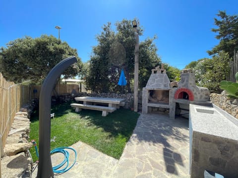 Shower, BBQ facilities, Garden