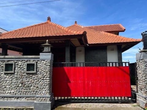 Ocean views, peaceful living House in Pekutatan