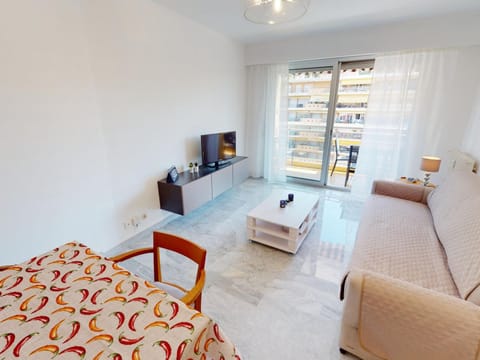 Spacieux 2P climatisé avec terrasses et garage, proche centre de Menton et plages - FR-1-196-332 Apartment in Menton