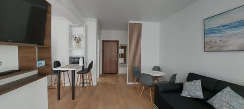 TV and multimedia, Living room, Dining area