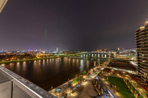 Queen BW Apartment in Belgrade