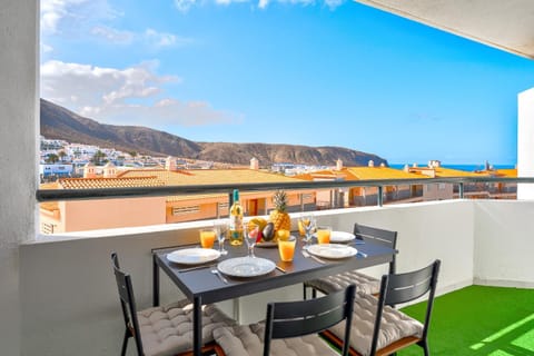 Dining area, Mountain view, Sea view