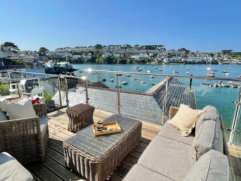 Balcony/Terrace, Seating area, River view