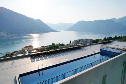 Balcony/Terrace, Swimming pool