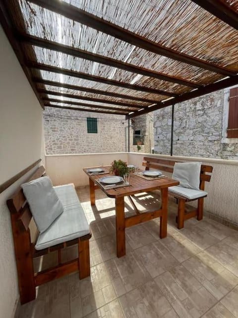 Balcony/Terrace, Dining area