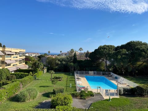Property building, Balcony/Terrace, Garden view, Sea view
