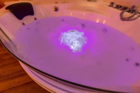 Hot Tub, Bathroom, Bath