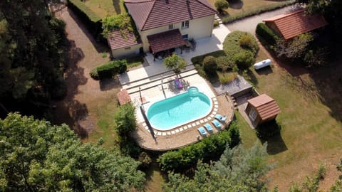 Property building, Day, Bird's eye view, Garden, Garden view, Pool view, Swimming pool, sunbed