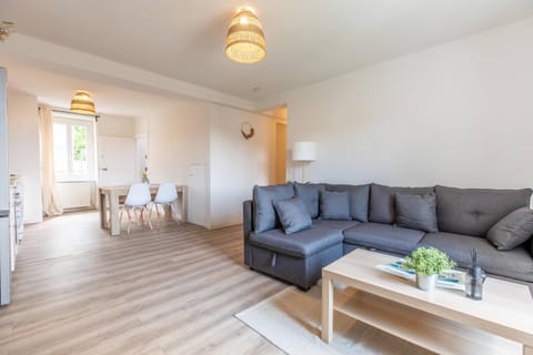 Living room, Seating area, kitchen