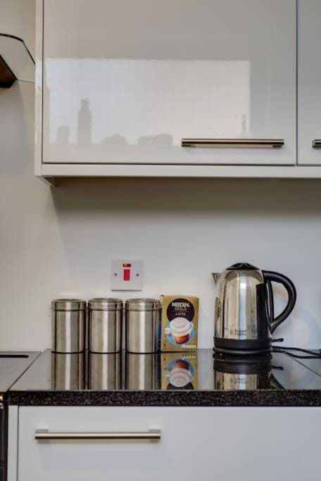 The Long Hall 2 bed ground floor annexed apartment - sleeps 6 Apartment in Chesterfield