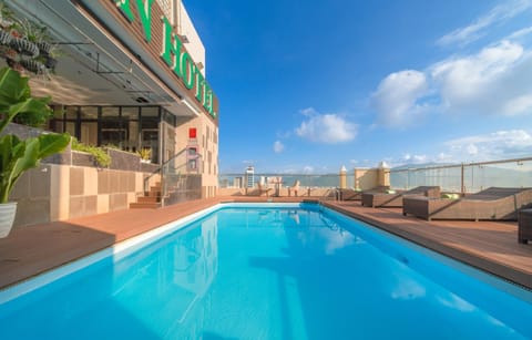 View (from property/room), Pool view, Swimming pool, Swimming pool, sunbed