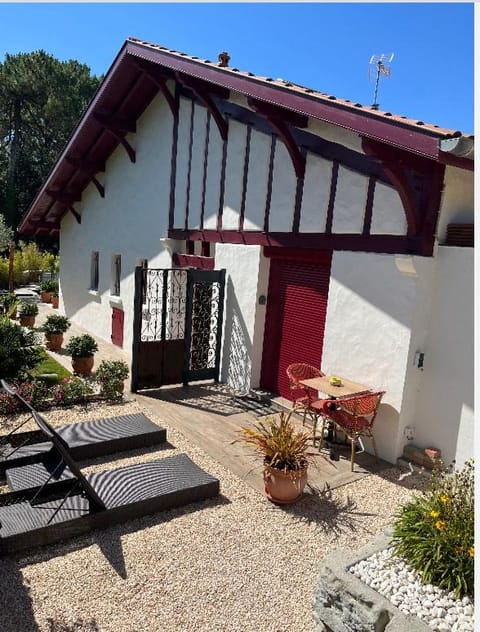 Property building, Patio, Garden