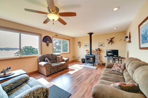 Deck and Water View Cozy Kentucky Lake Getaway House in Lake Barkley