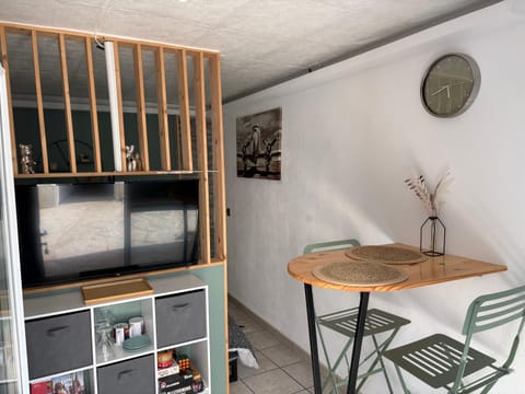 TV and multimedia, Dining area