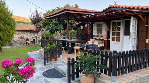 Property building, Patio, Garden, Garden view