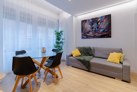 Living room, Seating area, Dining area
