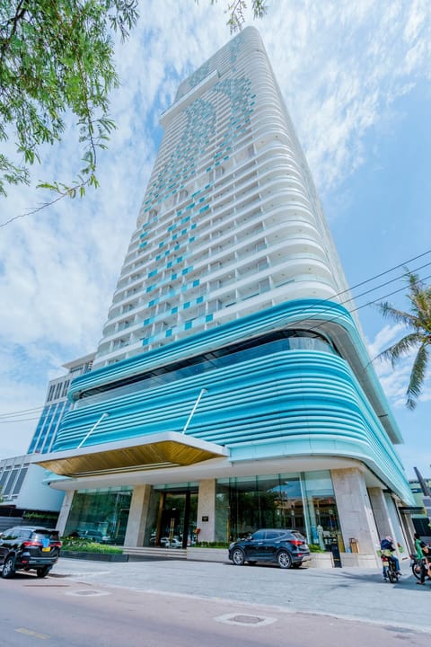 Property building, Day, Location