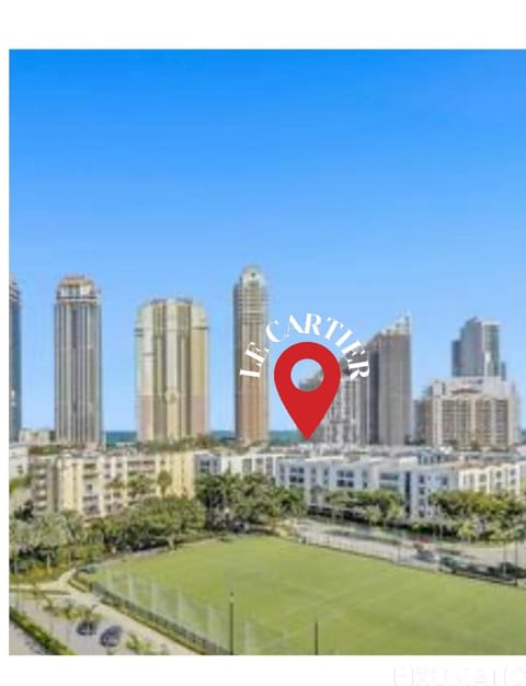 Amazing condo 5 minute walk to the beach! Apartment in Sunny Isles Beach