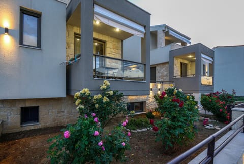 Property building, Balcony/Terrace