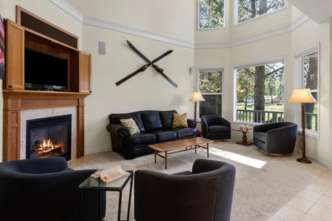 Pony Express - Meredith Lodging House in Three Rivers