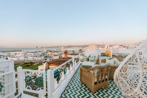 Balcony/Terrace, Beach, City view, Sea view