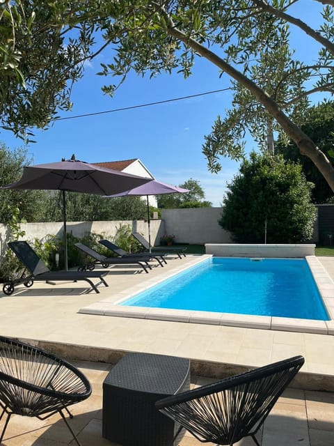 Patio, Garden, Garden view, Pool view, Swimming pool, sunbed