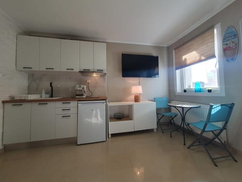 Dave Apartment Nikiti, Seaview Terrace, near Harbor Apartment in Nikiti