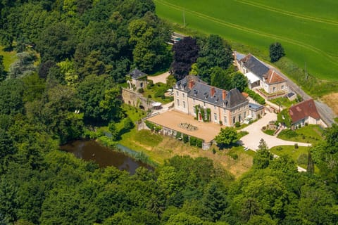 Property building, Patio, Communal lounge/ TV room, Facade/entrance, Bird's eye view