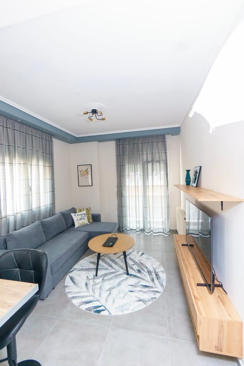 Bed, Living room, Seating area, Bedroom