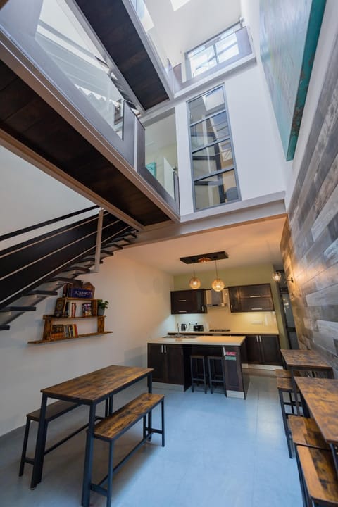 Seating area, Dining area