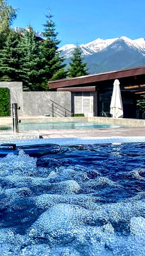 Day, Natural landscape, Mountain view, Pool view, Swimming pool
