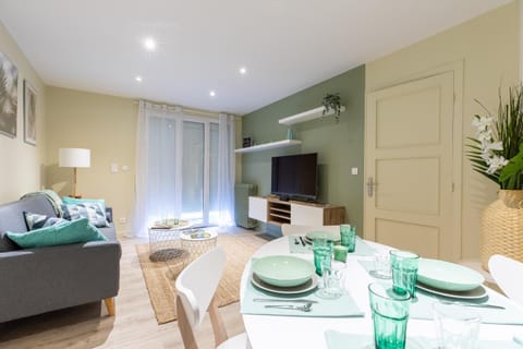 TV and multimedia, Dining area