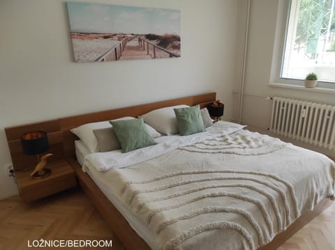 Bed, Photo of the whole room, Bedroom, internet