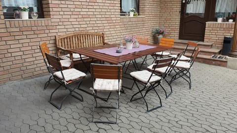 Patio, Seating area