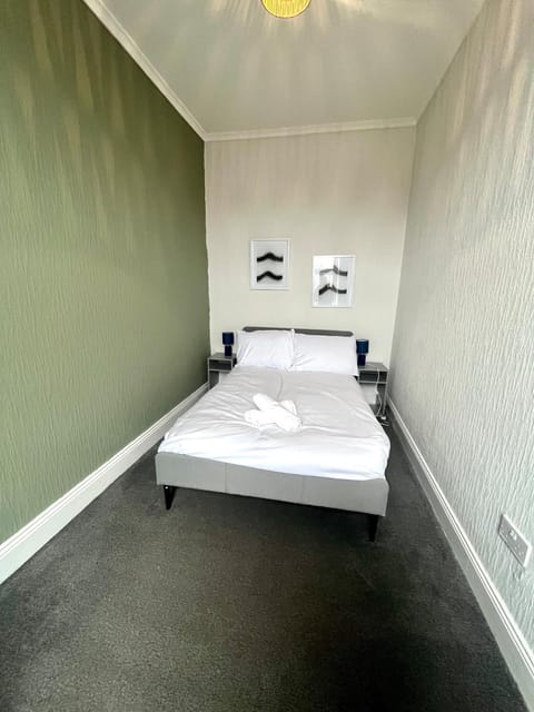 3 BDRM close to beach&city Apartment in North Shields