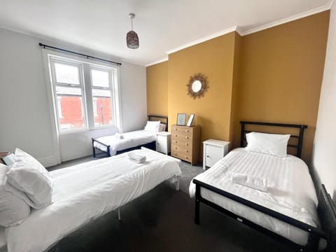 3 BDRM close to beach&city Apartment in North Shields