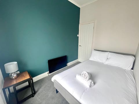 3 BDRM close to beach&city Apartment in North Shields