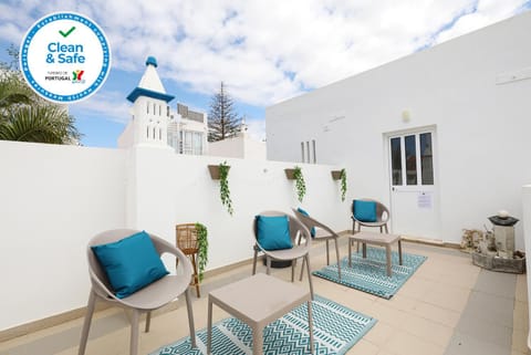 Patio, Balcony/Terrace, Living room, Seating area