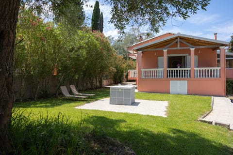 Property building, Day, Garden, Garden view