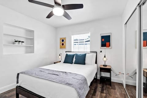 Bright 4 Bedrooms with Pool and Game Room near Hard Rock House in Hollywood