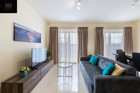 Communal lounge/ TV room, TV and multimedia, Living room, Evening entertainment