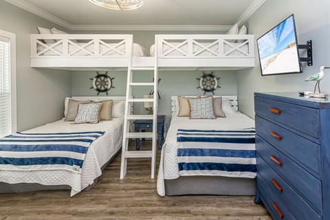 Communal lounge/ TV room, Bed, TV and multimedia, Bedroom, bunk bed