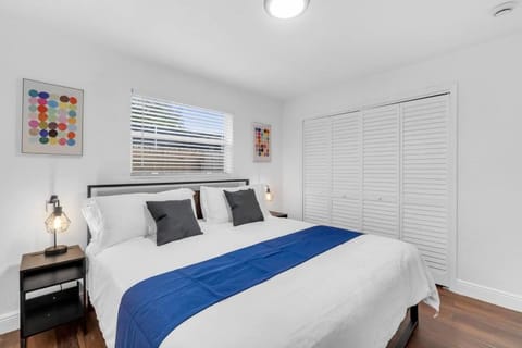 Hidden Gem 4 Bedroom Home with Private Pool & Game Room House in Lauderdale Lakes