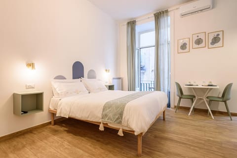 Bed, Photo of the whole room, Bedroom, air conditioner